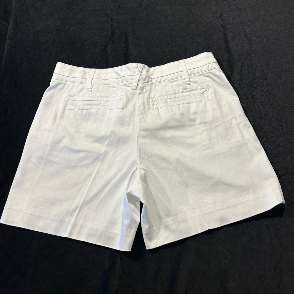 Intro.  By Jonathan Ross.  White Shorts.   Size 8